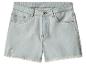 Lichtblauwe denim shorts met gerafelde details en een rafelige zoom