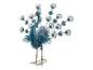 Decoratieve metalen pauw met uitgespreide staartveren en ingewikkelde details.