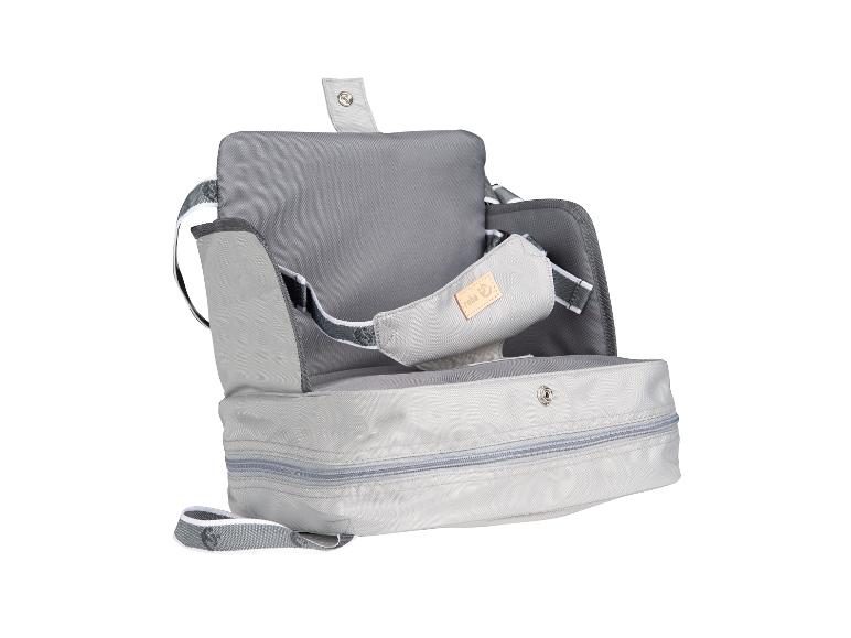 Lichtgrijze babytas met rits en riemen