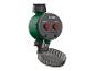 Groene bewateringstimer met draaiknoppen voor frequentie en minuten, met opties van 5 min/stop tot 7 dagen.
