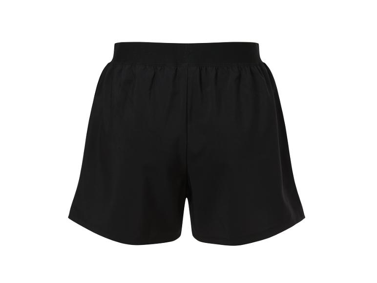 Zwarte sport shorts.