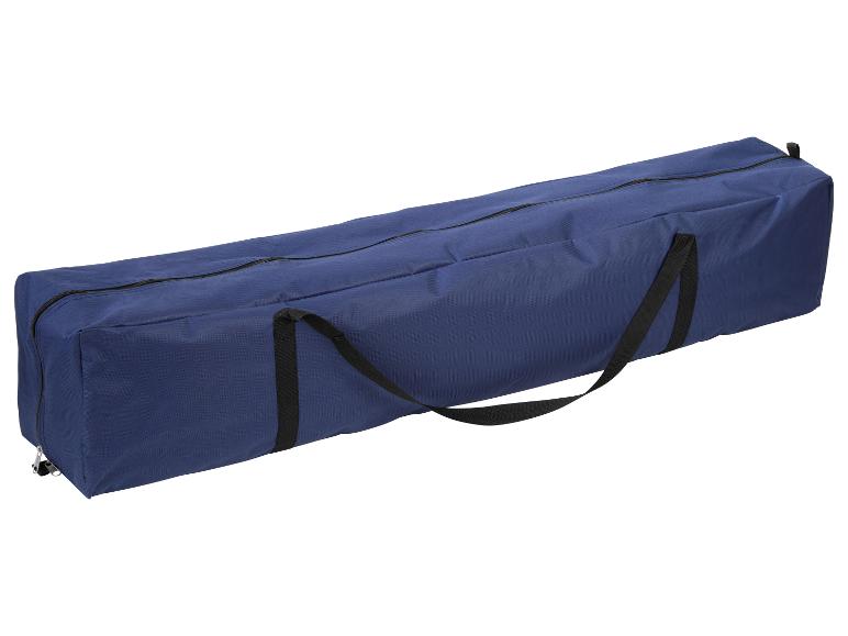 Blauwe rechthoekige draagtas met rits en zwarte banden.