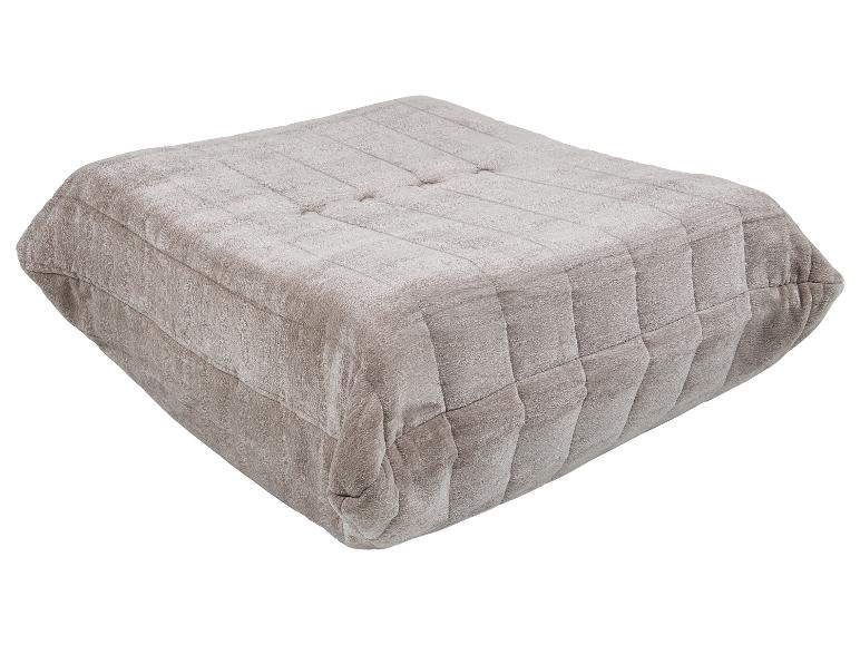 Lichtgrijze getufte vloerkussen of poef van zachte, getextureerde stof.