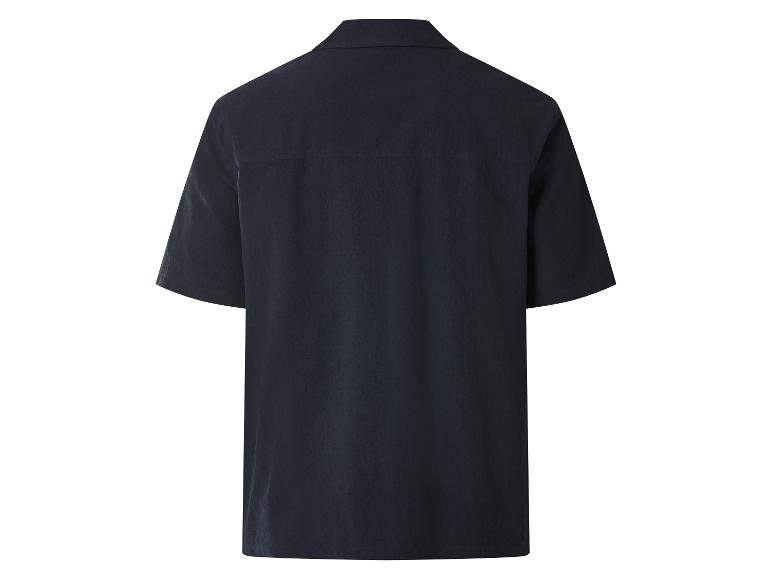 Donkerblauw overhemd met korte mouwen en kraag, achteraanzicht.