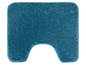 Een blauwe badmat met een uitsparing voor de toiletpot.