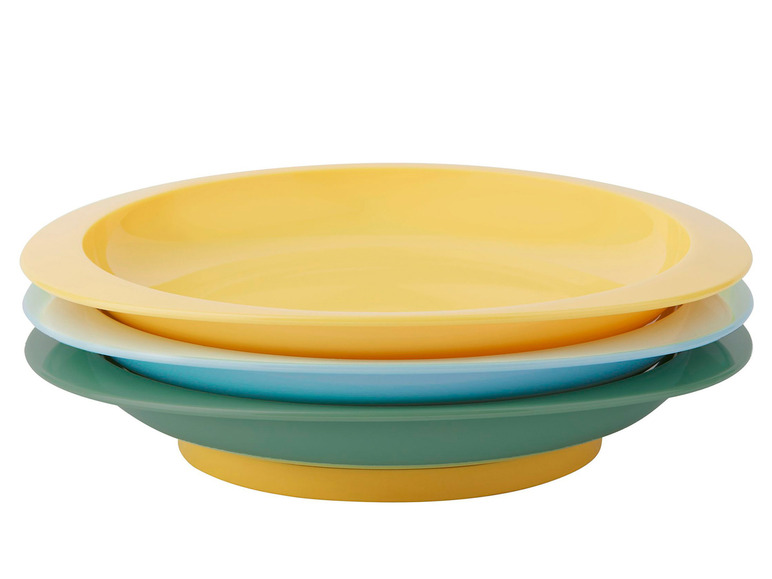 Een stapel kleurrijke, ronde borden, ideaal voor kinderen.