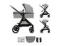 Grijze kinderwagen met reiswieg en zitopties, plus accessoires.