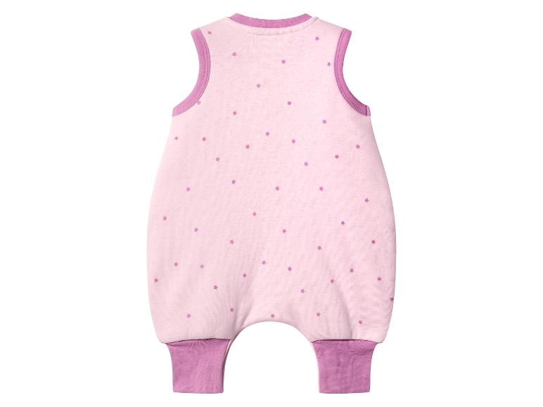 Roze babyslaapzak met sterrenprint en paarse manchetten