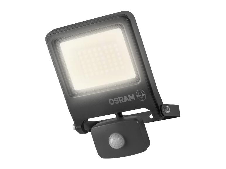 Zwarte LED-schijnwerper met bewegingssensor en helder licht.