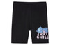 Zwarte shorts met Stitch-print en de tekst 'Just Chill'.