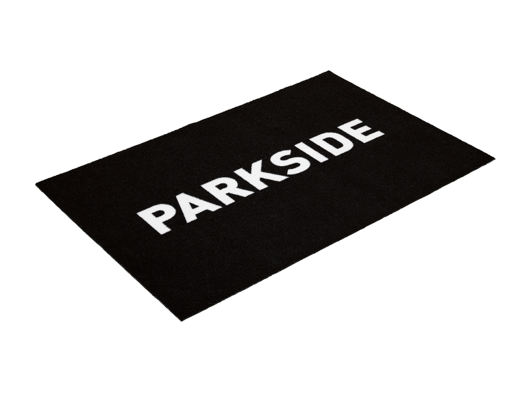 Een zwarte Parkside deurmat met witte tekst.