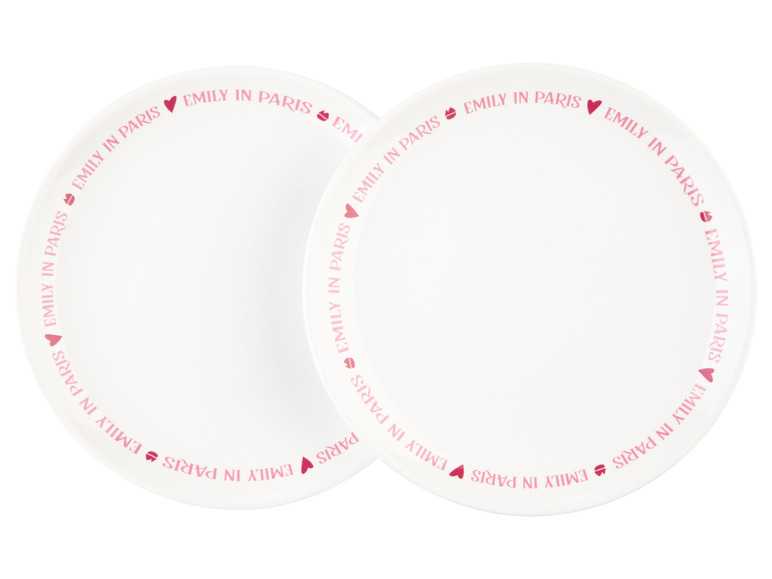 Twee witte borden met de tekst 'Emily in Paris' en hartjes.