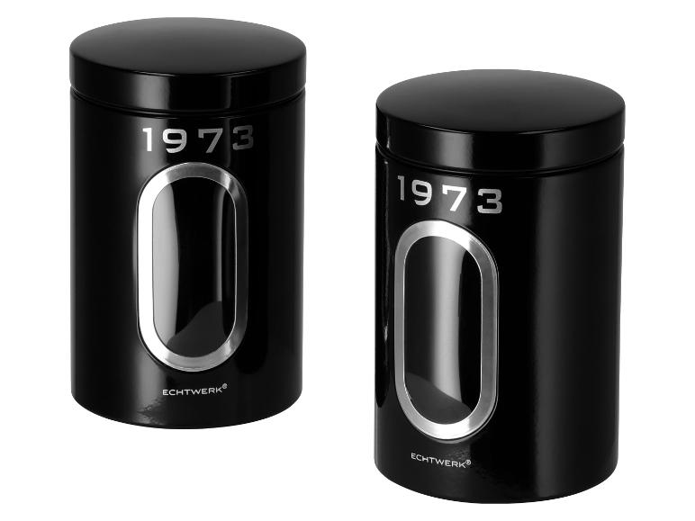 Twee zwarte Echtwerk 1973 voorraaddozen.