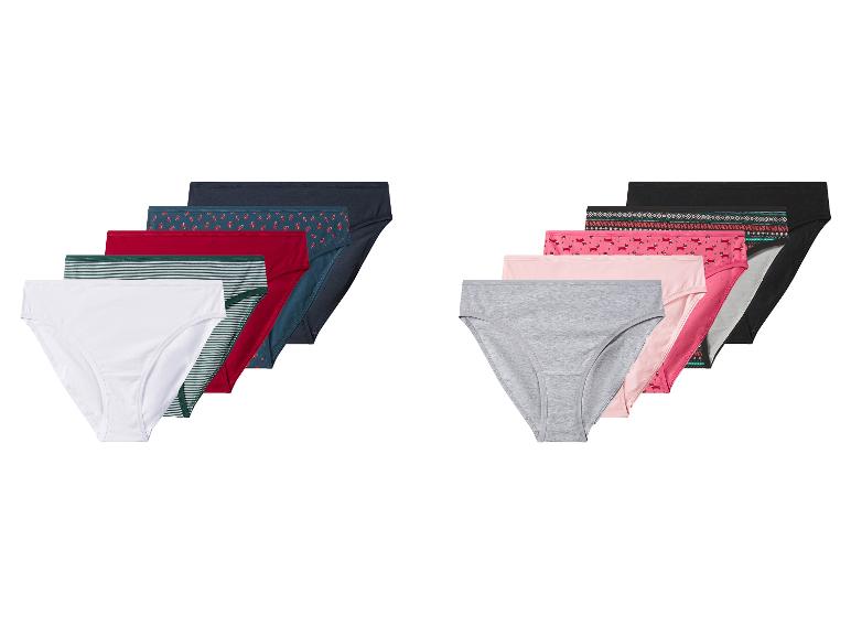 Set damesonderbroeken met diverse patronen en kleuren.