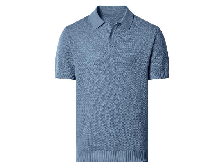 Lichtblauw gebreid poloshirt met korte mouwen voor heren.