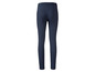 Donkerblauwe broek met elastische tailleband.