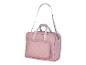 Roze tas met stippen, schouderband en handvatten.