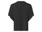 Zwart basic T-shirt met korte mouwen.