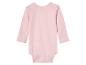 Roze baby body met lange mouwen.