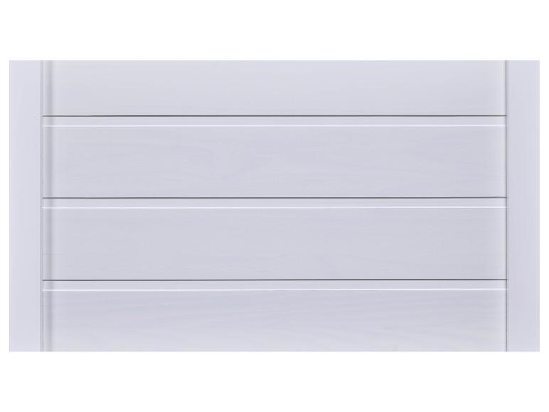 Witte deur met horizontale latten.