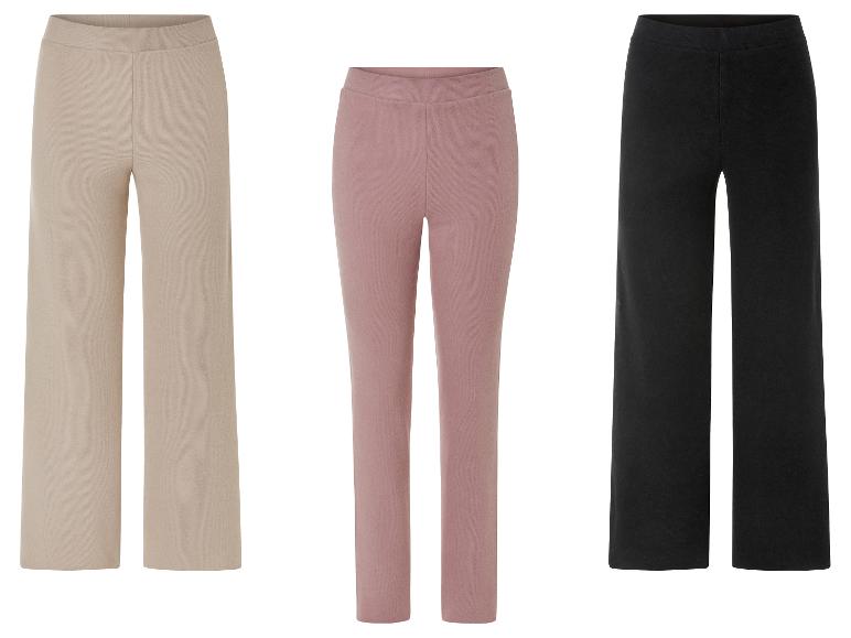 Beige, roze en zwarte wijde pijpen.