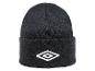 Grijze beanie met Umbro-logo.