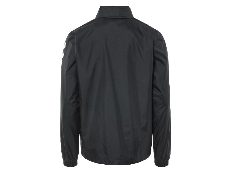 Een zwarte windjack met witte details.