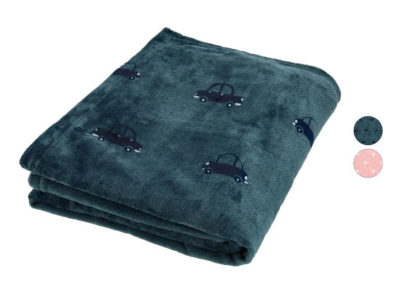Blauwe fleece deken met autodesign, met roze hartjespatroon