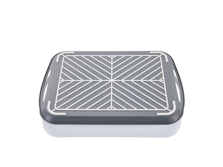 Grijze rechthoekige bakvorm met geïntegreerd rooster.