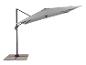 Grijze zweefparasol met betonnen tegelvoet