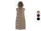 Lange gewatteerde bodywarmer met capuchon in beige, met kleuropties in bruin, bordeaux en zwart.