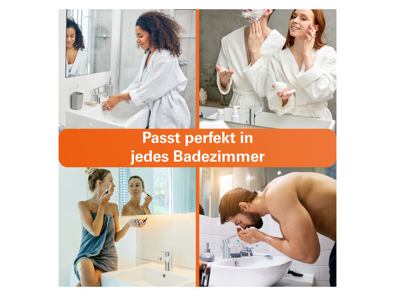 Vier mensen in badjassen in verschillende badkamers, met een focus op badkamerproducten.