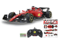 Bestuurbare raceauto met afstandsbediening, batterijen en stickers.