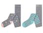 Twee paar grijze kousen, een met sterren en een met strepen.