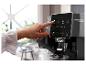 De'Longhi Magnifica Start koffiezetapparaat met touchscreen, bereidt latte macchiato.