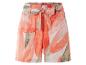Hoge taille shorts met koraal en beige bloemenprint.