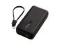 Zwarte powerbank met gestreepte textuur en polsband, met USB-poorten en LED-indicatoren.