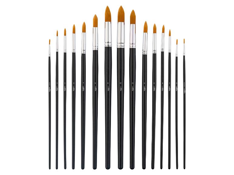 Crelando penseelset in diverse maten, gerangschikt in een boogvorm.