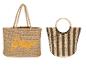 Twee strooien strandtassen: een grote beige shopper met 'La Playa' en een kleine gestreepte bruine tas.
