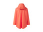 Een oranje regenjas met capuchon.