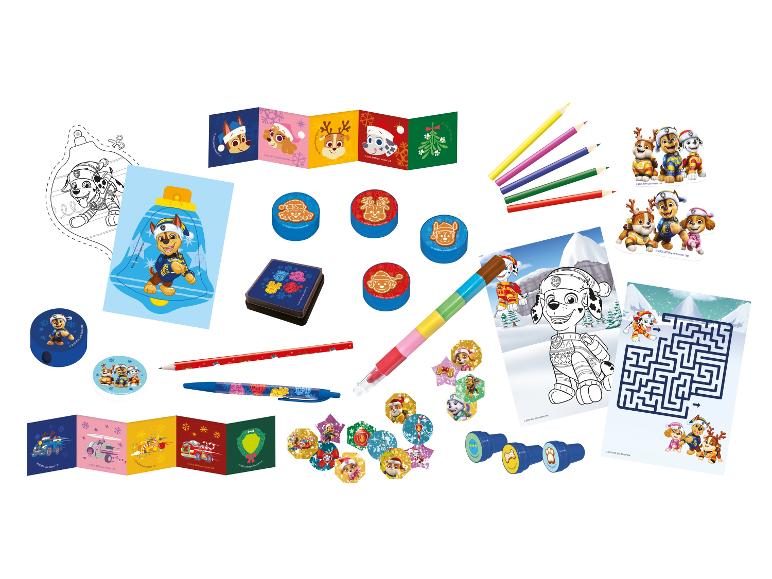 Paw Patrol kerstthema creatieve set, inclusief kleurpotloden, stempels en kleurplaten.