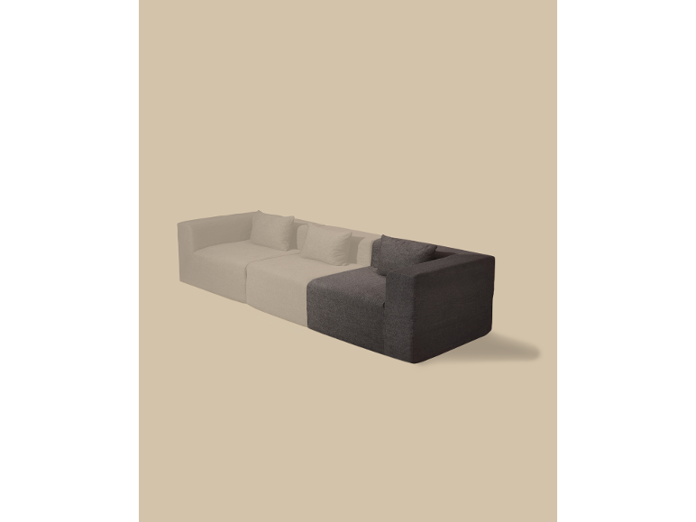 Driezits modulaire bank met twee lichte en één donkere module, met kussens.