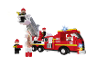 Speelgoedbrandweerwagen van bouwstenen met brandweerfiguren