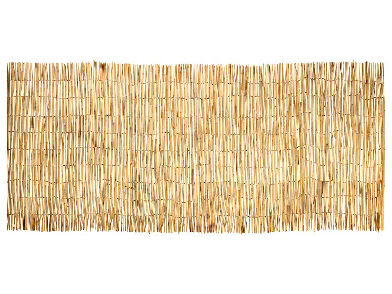 Bamboe schutting of natuurlijke houten mat op een witte achtergrond