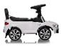 Een witte BMW baby loopfiets.