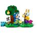 Twee LEGO Animal Crossing figuren, een beer en een konijn, oogsten fruit.