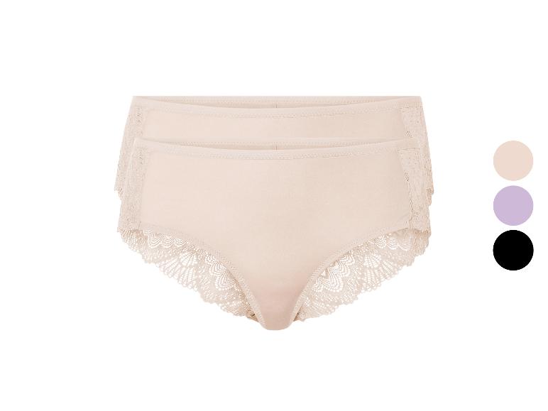 Twee paar beige onderbroeken met kant.