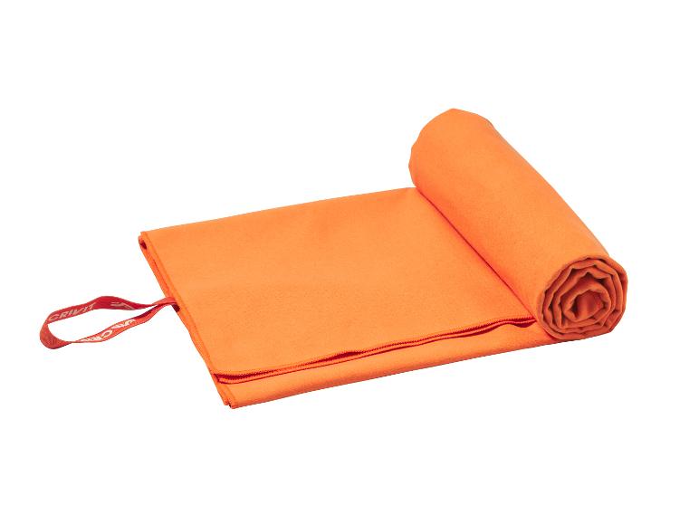 Oranje microvezel sporthanddoek, gedeeltelijk opgerold, met een lus.