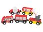 Houten brandweer thema speelgoedtrein met wagons en slagboom.