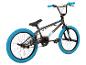Grijze BMX-fiets met blauwe banden en handvatten.